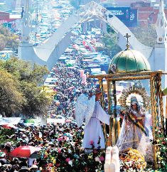 Fe-Millares-Virgen-Urkupina-enQuillacollo LRZIMA20130705 0063 13