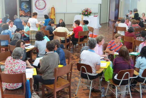 Eis que vem surgindo a luz na madrugada!