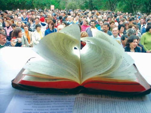 &ldquo;Vai Catequista.... fazer ecoar a Palavra de Deus na vida do povo&rdquo;