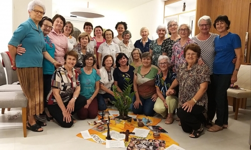 &Eacute; Bom se Encontrar...!