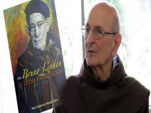 Frei Clar&ecirc;ncio  fala de &lsquo;Frei Bruno, tudo para todos&rsquo;