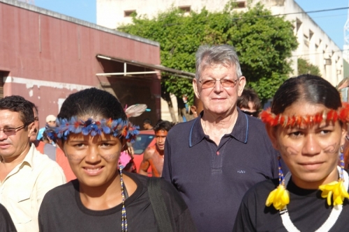 Os ind&iacute;genas da Amaz&ocirc;nia est&atilde;o em risco. O grito de alarme de um bispo.