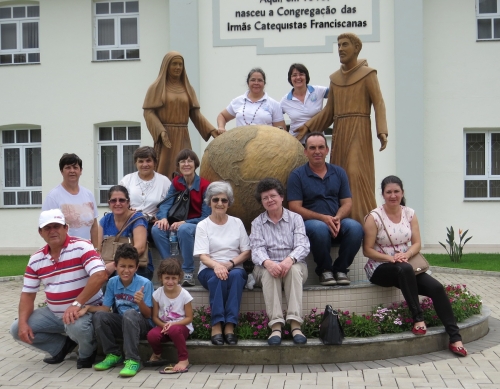Fraternidade e funcion&aacute;rias da sede geral visitaram o ber&ccedil;o da Congrega&ccedil;&atilde;o