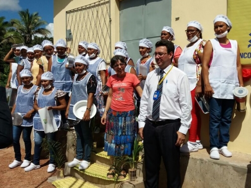 Mulheres quebradeiras de coco de Miguel Alves