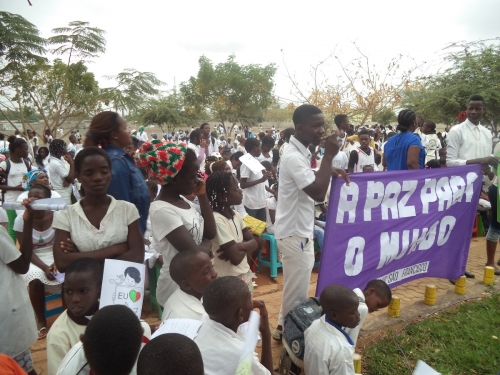 Caminhada pela paz em Luanda/&Aacute;frica