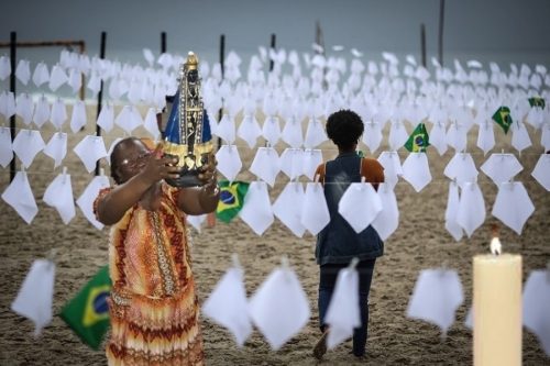 M&atilde;e da consola&ccedil;&atilde;o, olha por n&oacute;s!