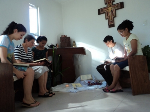 "Buscai primeiro o Reino de Deus..." (Mt 6,33)